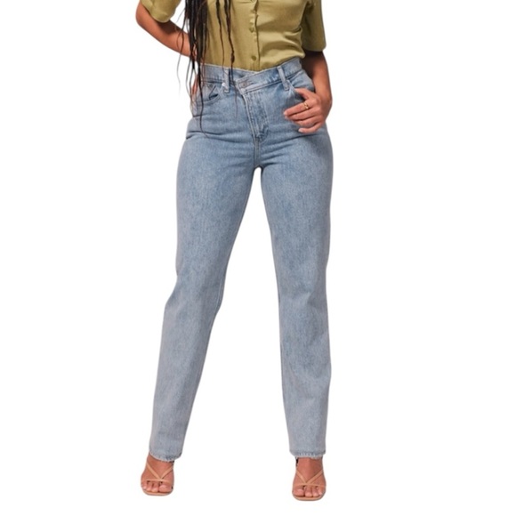 Abercrombie & Fitch Curve Love Ultra High Rise 90’s Straight Jeans Criss Cross - Picture 1 of 12